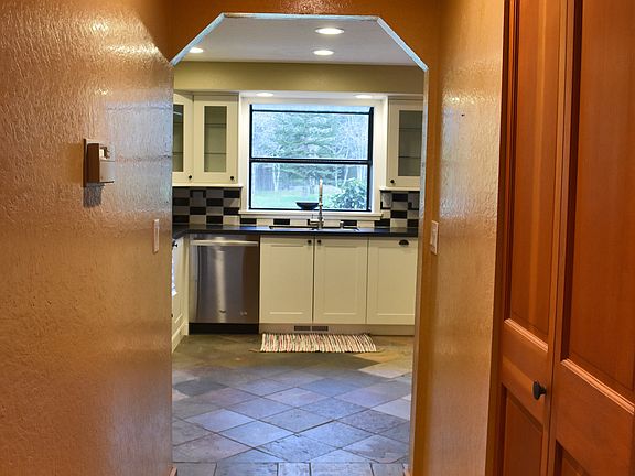 5th image of 43428 SE 136th St