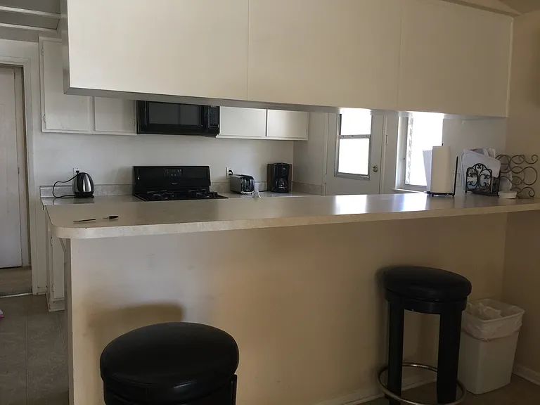 936 E Collins Ave — Photo 6