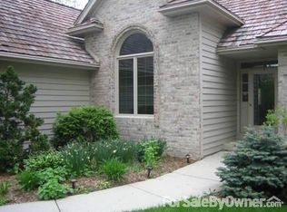 N12W29810 Southampton Dr, Waukesha, WI 53188