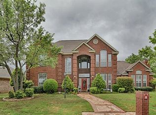 823 Muirfield Dr, Mansfield, TX 76063