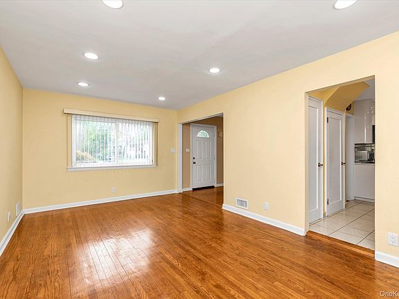 5th image of 2000 Merrick Avenue