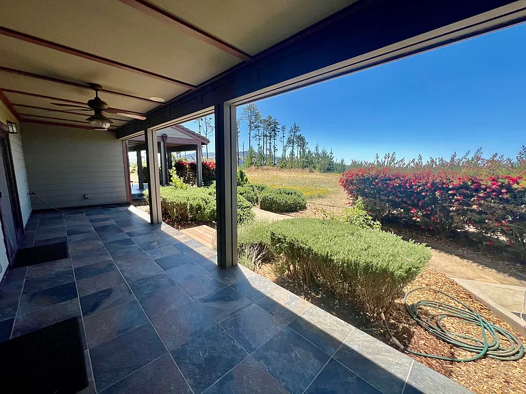 300 Corona Rd — Photo 41