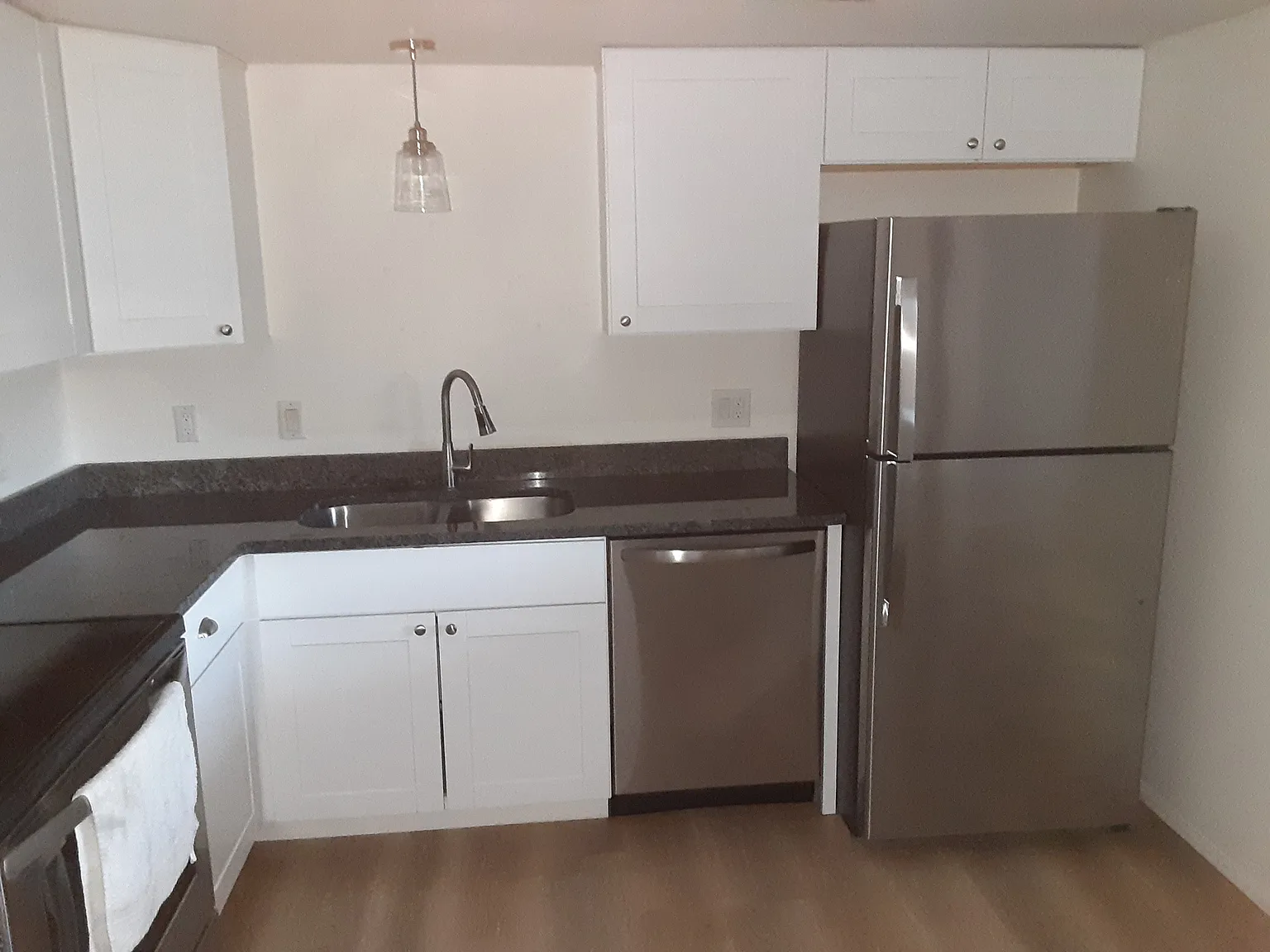 1 bed, 867 sqft, $1,300 — Photo 2