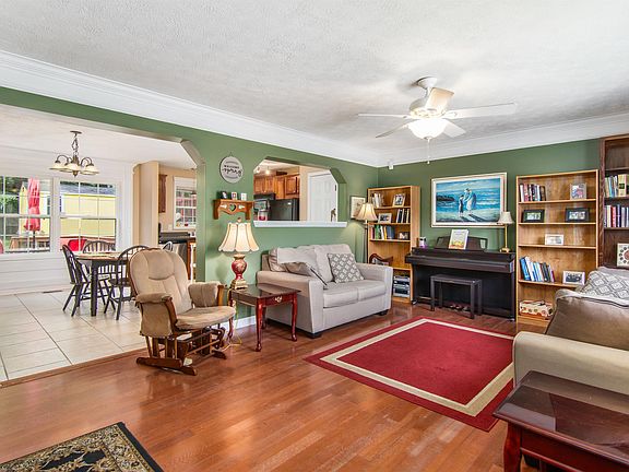 2nd image of 2224 Monticello Dr