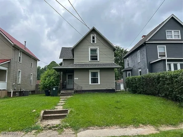 1327 Maple Ave NE, Canton, OH 44705
