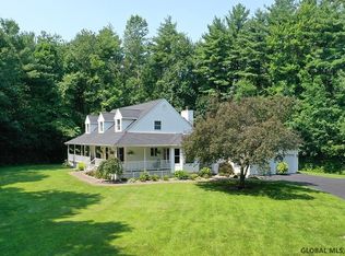 11 Morningdale Ct, Ballston Lake, NY 12019