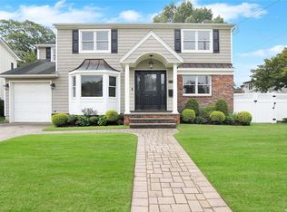 210 Harmony Dr, Massapequa Park, NY 11762