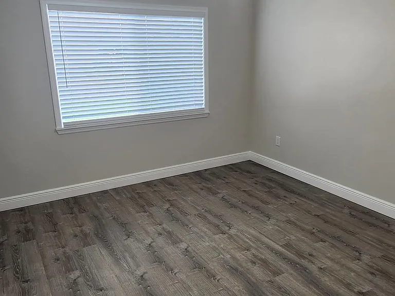 912 La Jolla Ave — Photo 11
