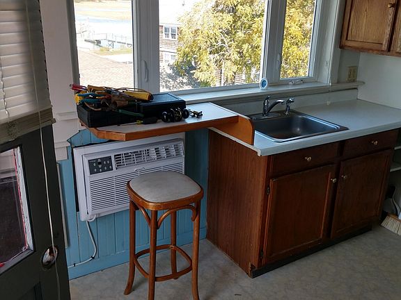 4th image of 136 Main St #3