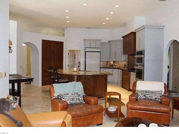 3rd image of 8819 Banyan Cove Cir
