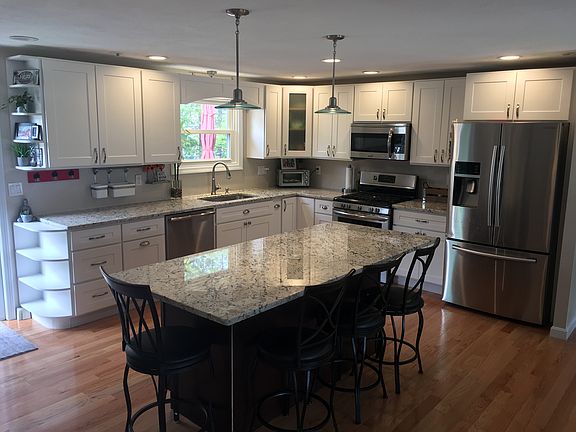 2nd image of 15 Teakwood Dr