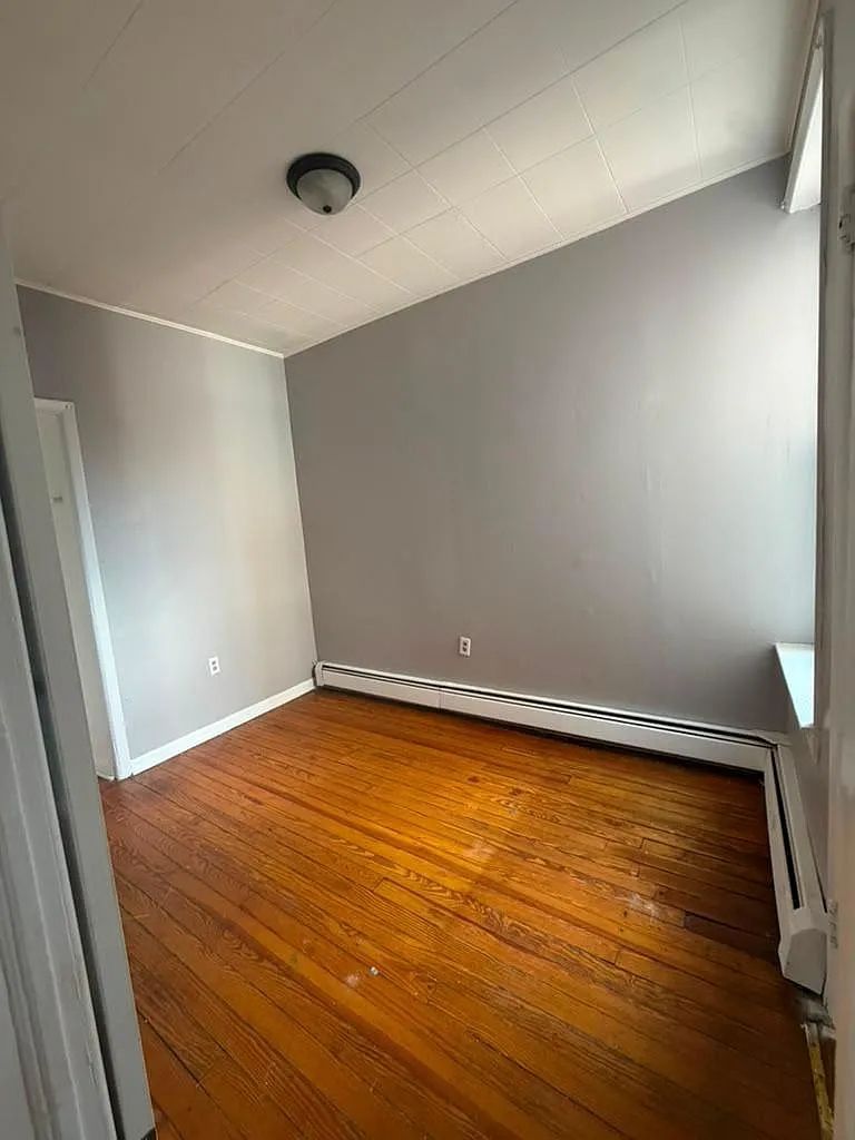 2 bed, $1,728 — Photo 2