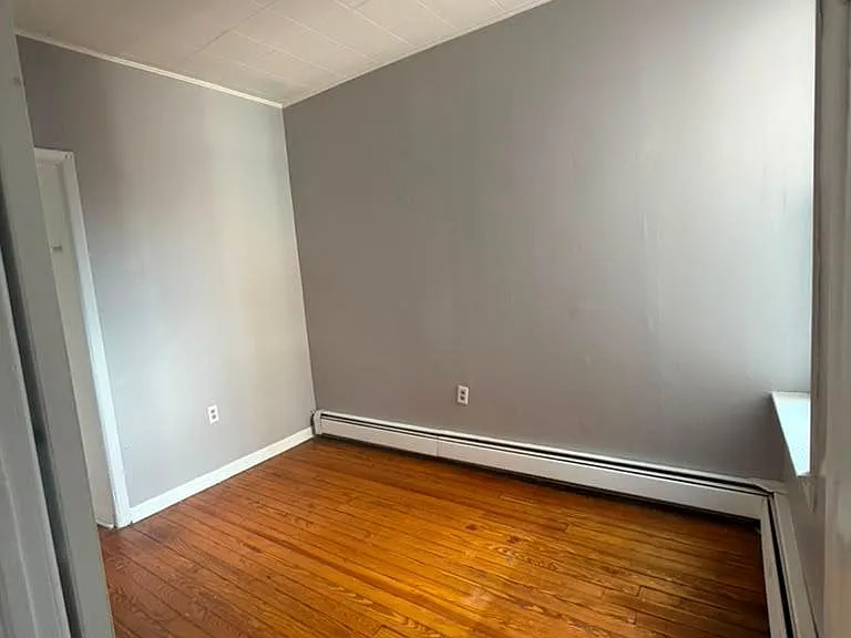 232 Inslee Pl #2R — Photo 2