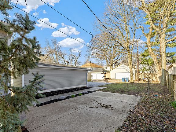 4th image of 3960 N Park Ave