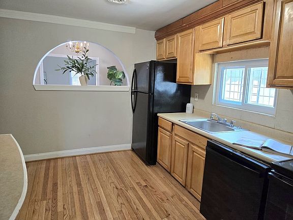 2nd image of 805 Eastern Ave