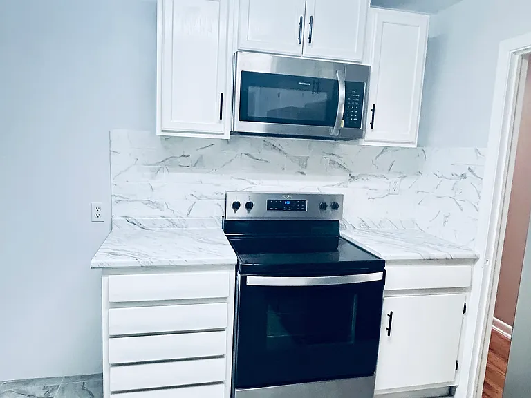 910 Saint Catherine Dr — Photo 5