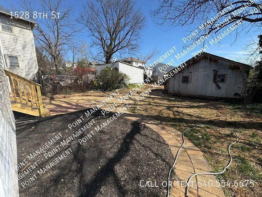 Building Photo - 1528 8th St SE