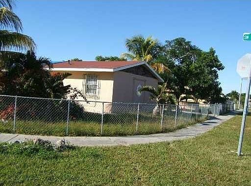 2nd image of 1701 SW 8th St