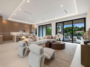 252 SW 14th Pl, Boca Raton, FL 33432