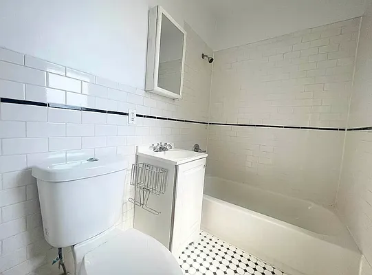 Rented by Century 21 Premier  | media 10