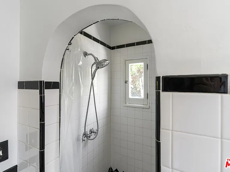 3731 Griffith View Dr — Photo 35