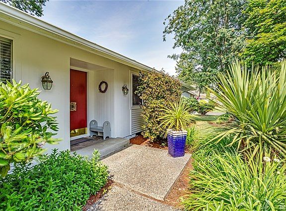 2nd image of 7901 Jade Dr SW
