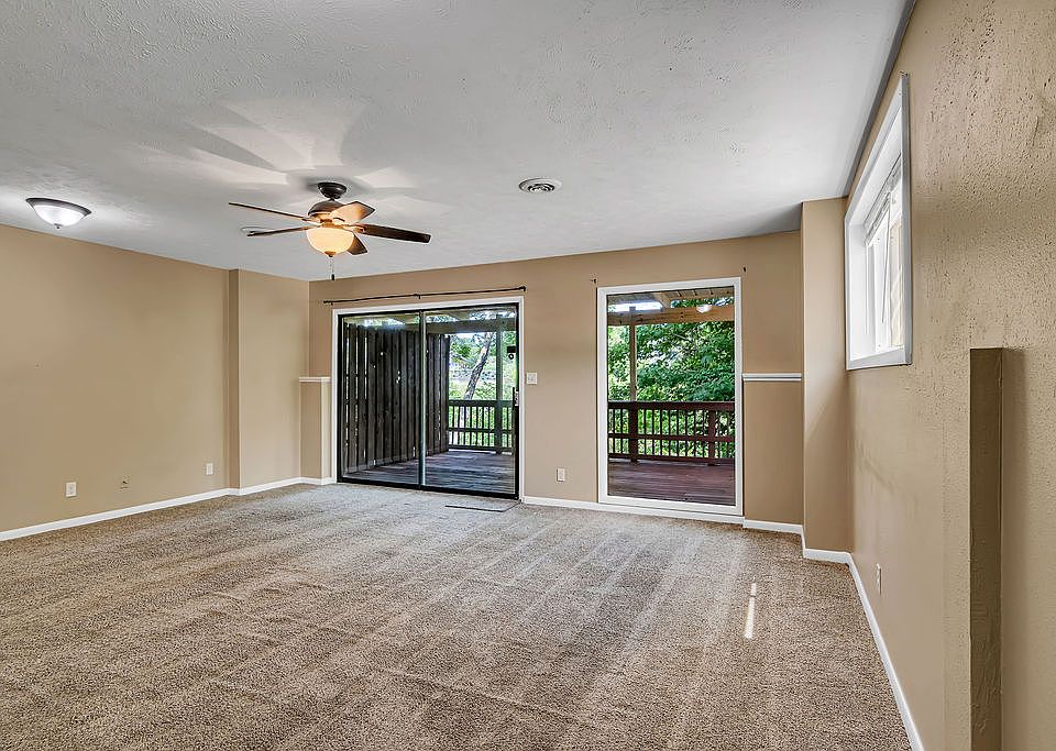 1st image of 5 Church Dr APT 1