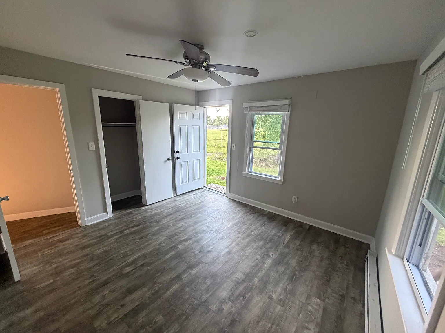 2 bed, $1,100 — Photo 2
