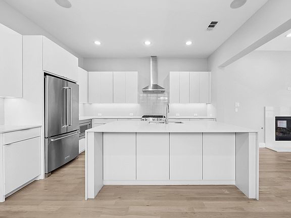 5th image of 6529 Roper St