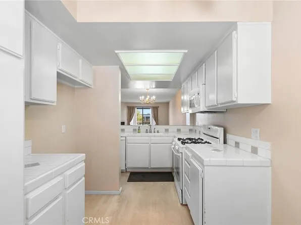 9906 Owensmouth Ave Unit 28, Chatsworth, CA 91311