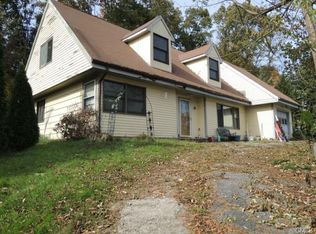 17 Meadowview Ter, Monroe, CT 06468