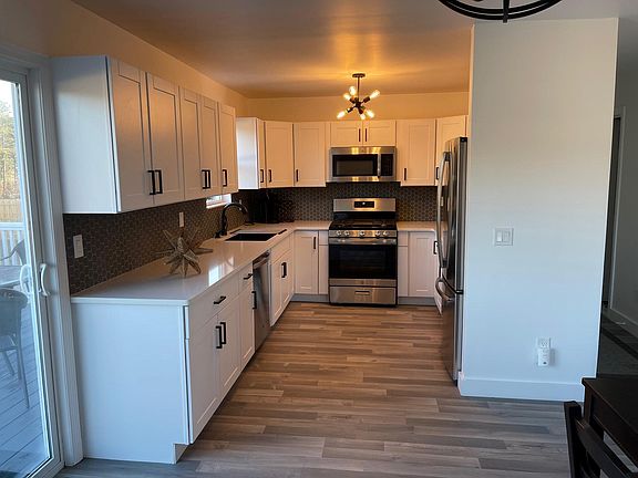5th image of 129 Peters Ln