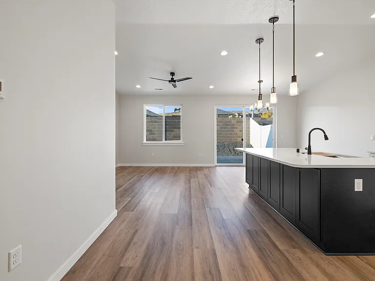 6258 W 33rd Ave — Photo 10