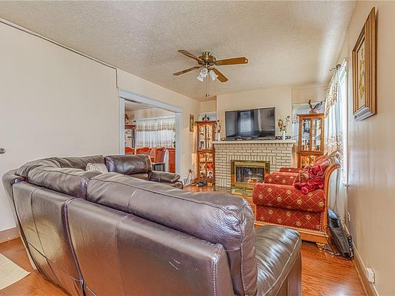 4th image of 1341 West Blvd