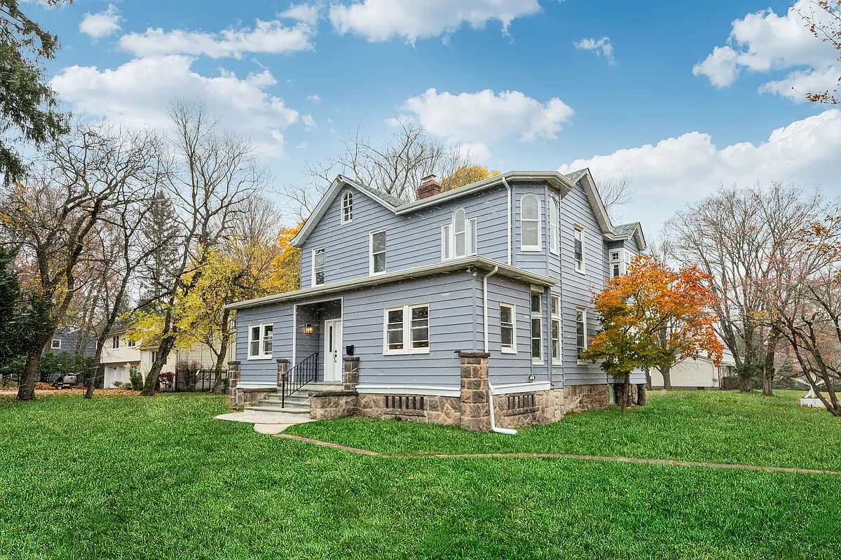 Building Photo - 684 Closter Dock Rd