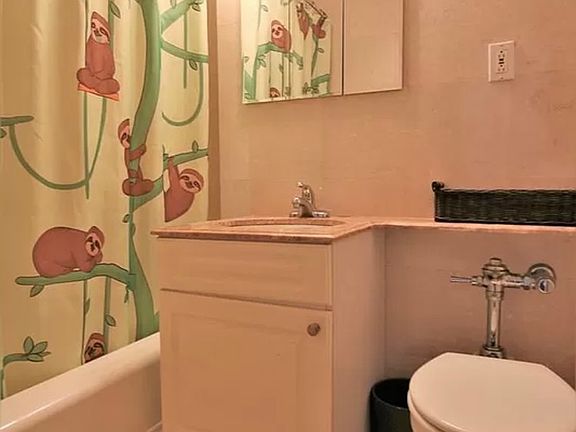 5th image of 460 E 79th St APT 10H