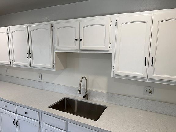 2nd image of 6210 S Vermont Ave Unit 3/4