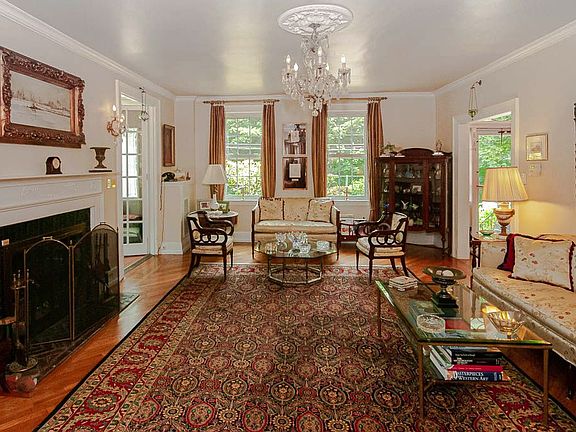 3 Brookside Circle-16.jpg