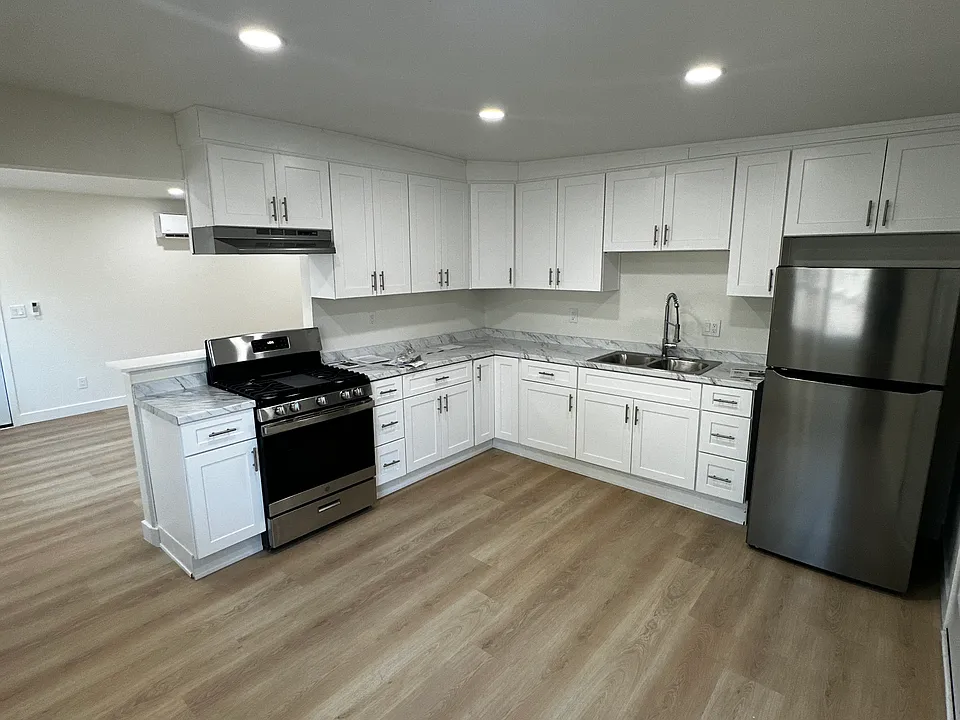 Spacious kitchen with lots of storage and brand new energy efficient appliances