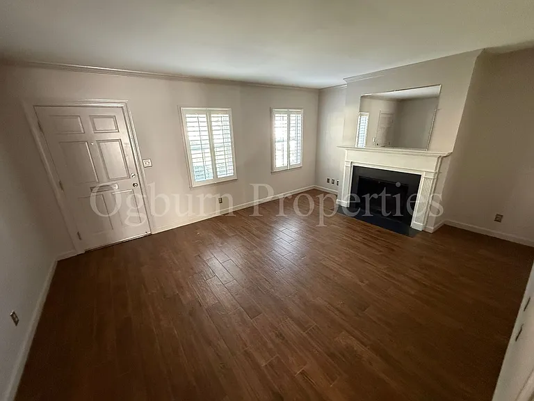 318 Hanover Arms Ct — Photo 3