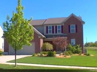 57730 Cider Mill Dr, New Hudson, MI 48165