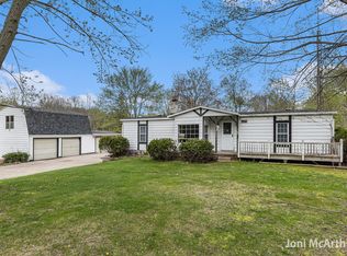 6124 Lincoln Lake Rd NE, Belding, MI 48809