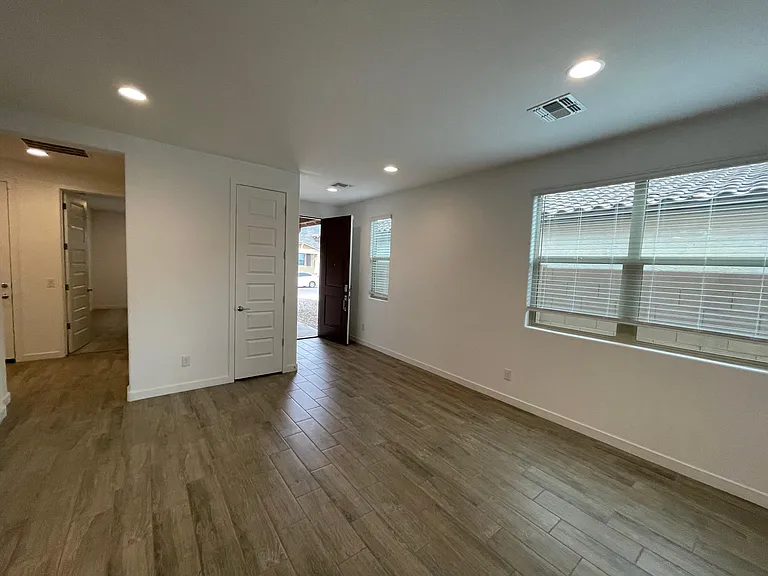 1654 W La Mirada Dr — Photo 5