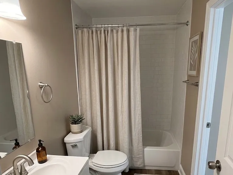 300 Eudowood Ln — Photo 6