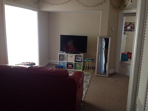 Unit 2 Living/tv area