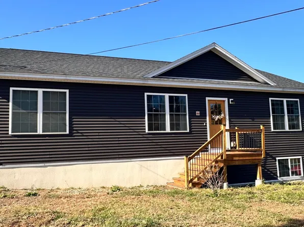 50 Hillcrest Avenue, Lewiston, ME 04240