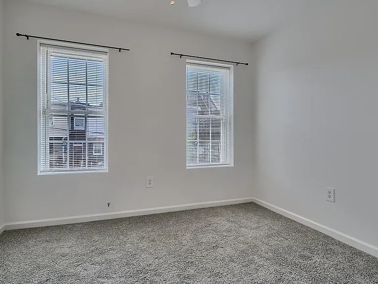 104 N Rose St — Photo 5