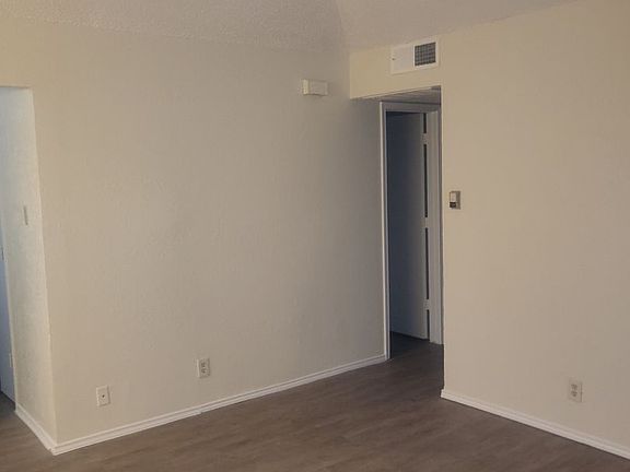 3rd image of 1724 Justin Lyn St