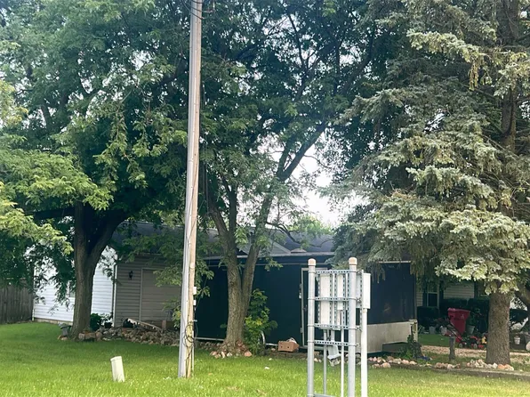 523 N Franklin St, Mentone, IN 46539