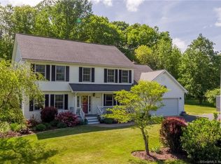 57 West St, Columbia, CT 06237